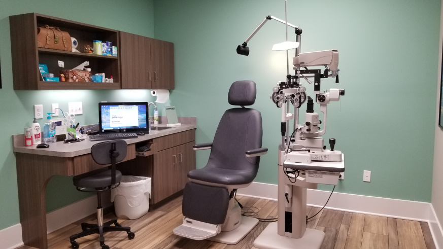 Dr. Caitlin S. Filips eye exam room.